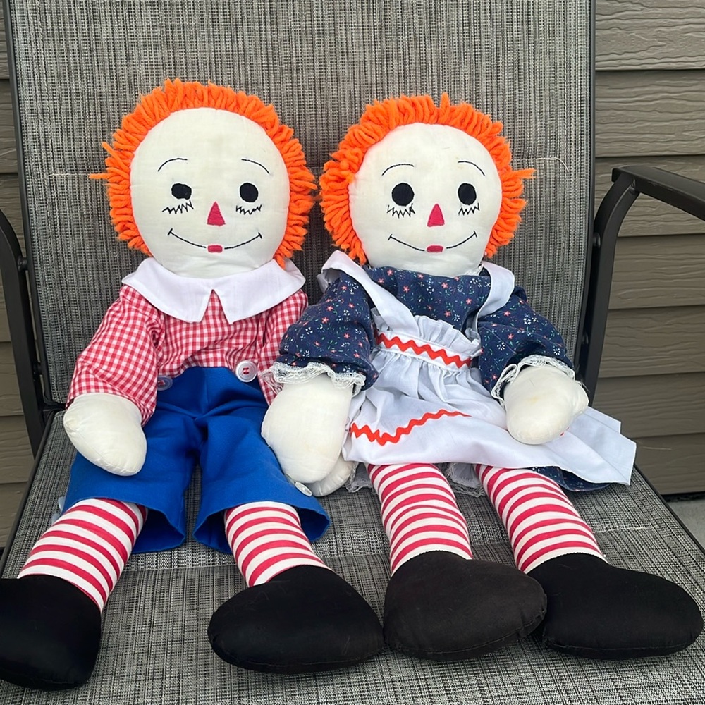 Vintage Raggedy Ann and Andy Dolls. Full size